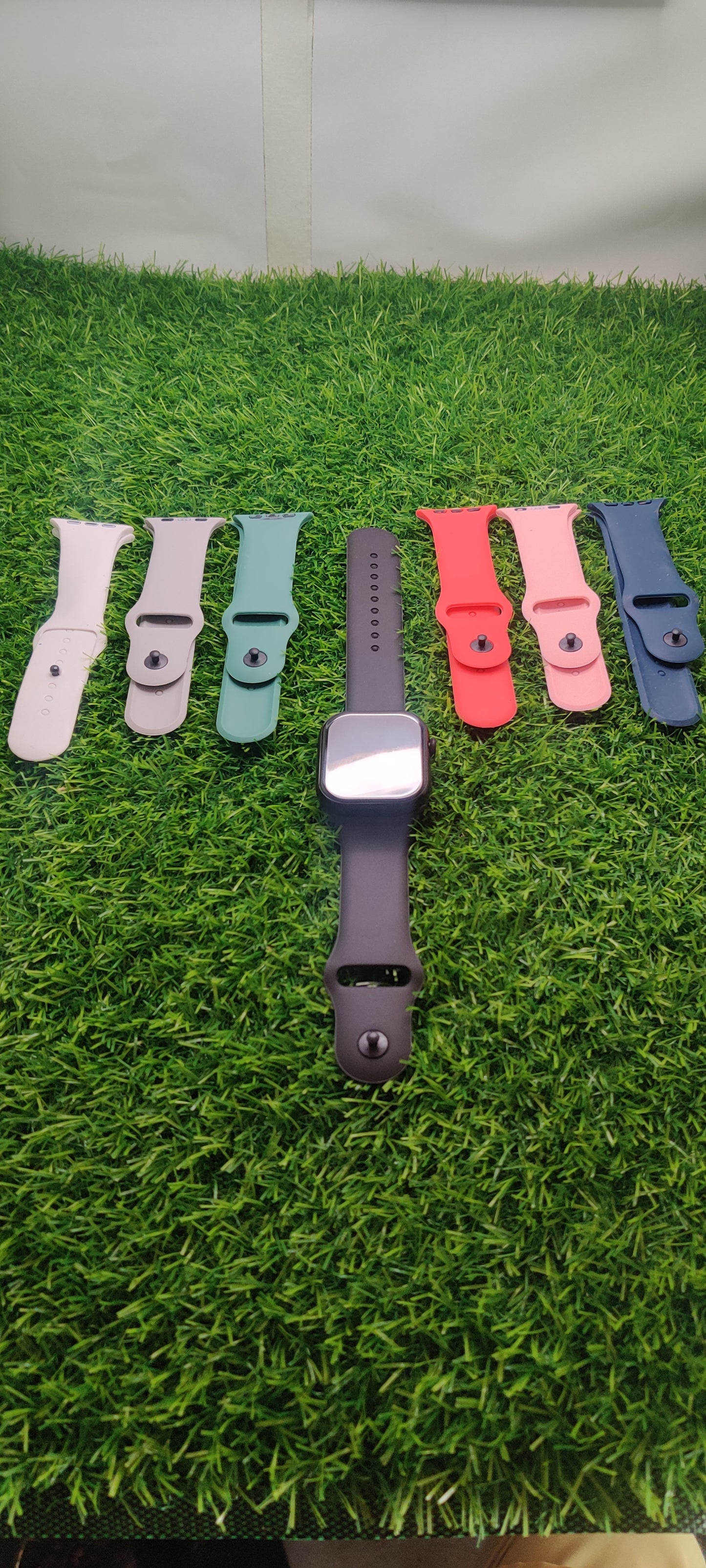 7-in-1 Series 11 Smartwatch with Interchangeable Straps